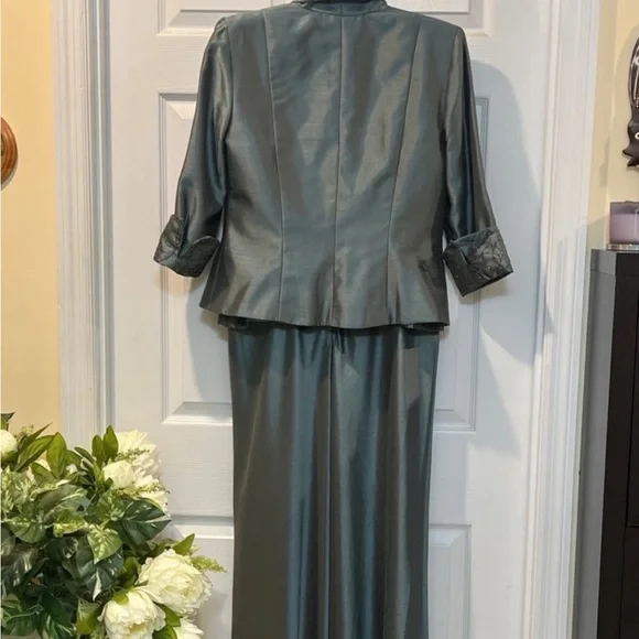 CACHET 2 pieces mother of the bride/groom dress SIZE 10P - Picture 9 of 17